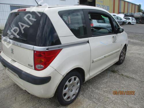 Used Right taillight PEUGEOT 1007 (KM_) 1.4 HDi (68 hp) 27029205