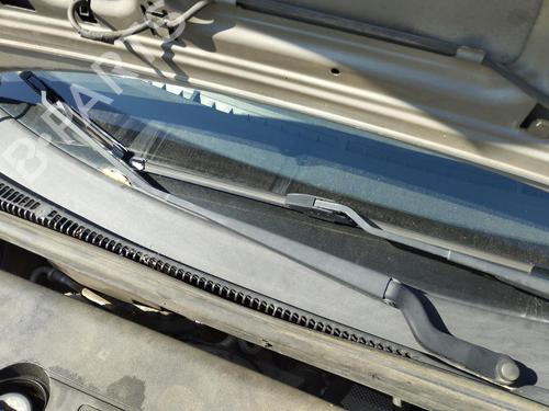 Front windshield wiper arm FORD FIESTA V (JH_, JD_) 1.6 16V 1821012