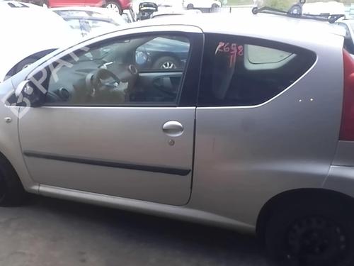 Left taillight PEUGEOT 107 (PM_, PN_) 1.0 | BP27034259C34 