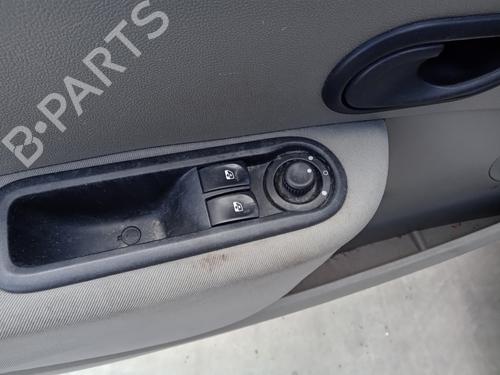 Used Left front window switch RENAULT CLIO III (BR0/1, CR0/1) 1.2 16V (BR02, BR0J, BR11, CR02, CR0J, CR11) (75 hp) 30328791