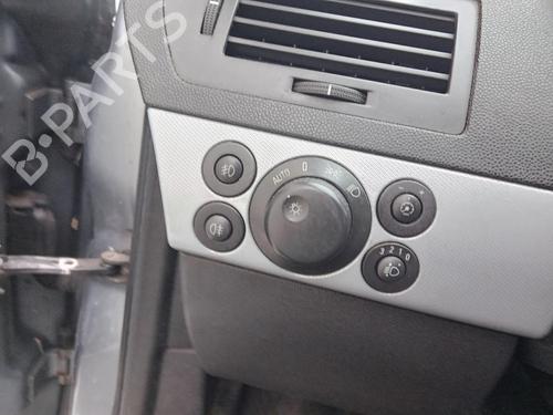 Used Headlight switch OPEL ASTRA H (A04) 1.7 CDTI (L48) (100 hp) 27024260