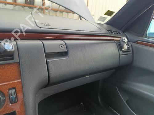 Hanskerom Hanskerom MERCEDES-BENZ E-CLASS (W210) E 220 D (210.004) (95 hp) 39662506 39662506