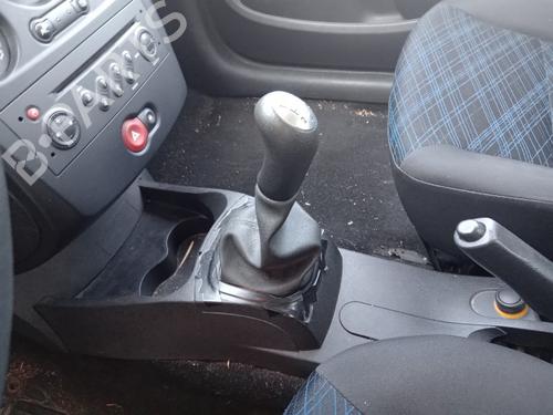 Used Gear lever RENAULT CLIO III (BR0/1, CR0/1) 1.5 dCi (BR17, CR17) (86 hp) 27016443
