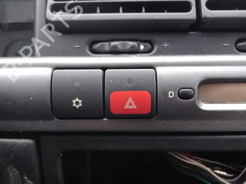 Used Warning switch Warning switch CITROËN XANTIA (X1_, X2_) 2.0 HDI 90 (90 hp) 40121960 40121960