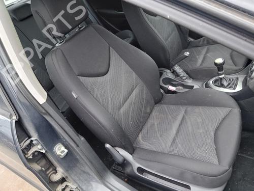 Sæde højre fortil Sæde højre fortil PEUGEOT 308 I (4A_, 4C_) 1.6 HDi (90 hp) 36166820 36166820