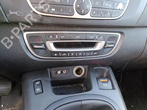 Used Climate control Climate control RENAULT SCÉNIC III (JZ0/1_) 1.5 dCi (110 hp) 40122364 40122364