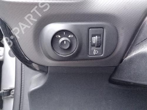 Spejlkontakt CITROËN C4 CACTUS 1.6 BlueHDi 100 (99 hp) 30458172