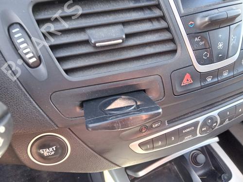 Used Card reader Card reader RENAULT LAGUNA III (BT0/1) 2.0 dCi (BT01, BT08, BT09, BT0E, BT0K, BT12, BT1C, BT1D,... (150 hp) 33546315 33546315