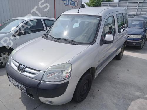 Left headlight PEUGEOT PARTNER Box Body/MPV (5_, G_) 1.9 D | BP30460192C28