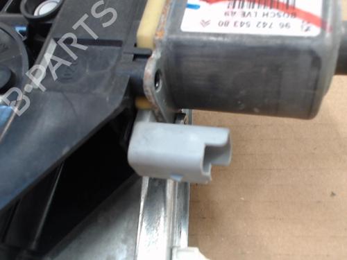 Front right window mechanism PEUGEOT 208 I (CA_, CC_) 1.6 HDi | BP26983550C23
