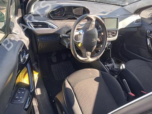 Used Dashboard PEUGEOT 208 I (CA_, CC_) 1.5 BlueHDI 100 (102 hp) 27001202
