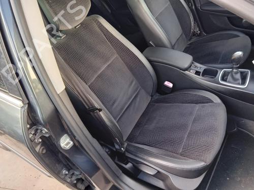 Sæde højre fortil RENAULT LAGUNA III Grandtour (KT0/1) 2.0 dCi (KT01, KT08, KT09, KT0K, KT12, KT1D, KT1W) (150 hp) 31817832