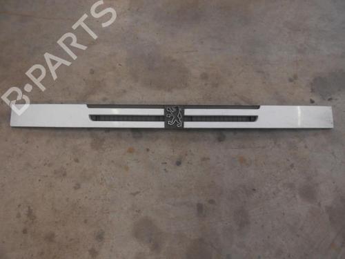Used Grille PEUGEOT BOXER Van (230L) 1.9 D (69 hp) 27004797