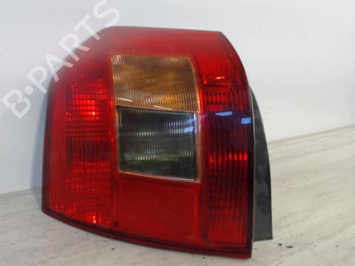 Used Right taillight TOYOTA COROLLA (_E12_) 2.0 D-4D (CDE120R, CDE120L_) (116 hp) 27004866