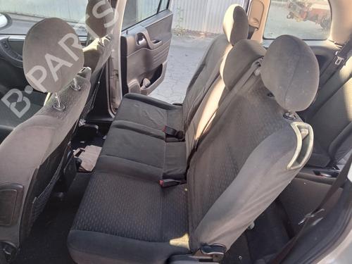 Used Seat buckle OPEL ZAFIRA A MPV (T98) 2.2 DTI 16V (F75) (125 hp) 27368766