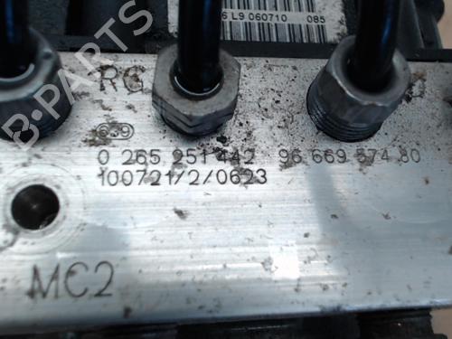 Used ABS pump PEUGEOT 308 CC (4B_) 2.0 HDi (140 hp) 27019878