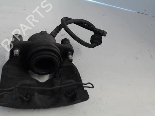 Używane Zacisk hamulca przedniego prawego RENAULT MEGANE III Hatchback (BZ0/1_, B3_) 1.5 dCi (BZ09, BZ0D, BZ1W, BZ29, BZ14) (110 hp) 30413153