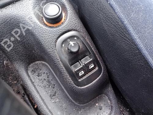 Used Left front window switch Left front window switch PEUGEOT 206 Hatchback (2A/C) 2.0 HDI 90 (90 hp) 33546037 33546037