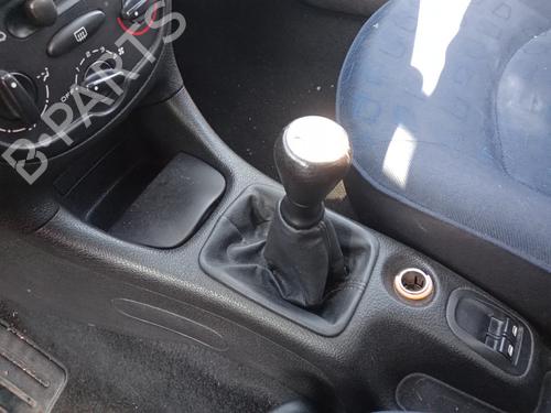 Used Gear lever PEUGEOT 206 Hatchback (2A/C) 1.1 i (60 hp) 33118768