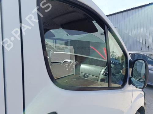 Used Front right door window Front right door window 39627504 39627504