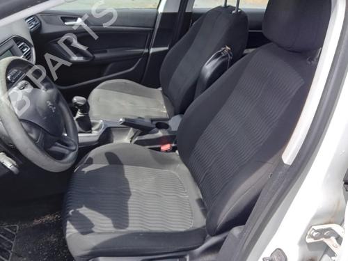 Seat buckle PEUGEOT 308 SW II (LC_, LJ_, LR_, LX_, L4_) 1.6 HDi / BlueHDi 115 (LCBHXM, LCBHXT) 96776837XT