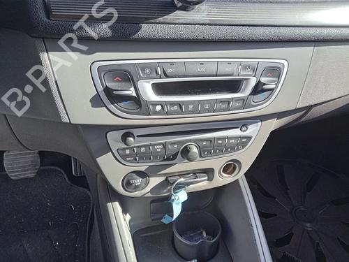 Used Card reader RENAULT MEGANE III Grandtour (KZ0/1) 1.5 dCi (KZ09, KZ0D, KZ1G, KZ29, KZ14, KZ1W, KZ10, KZ1F,... (110 hp) 29588169