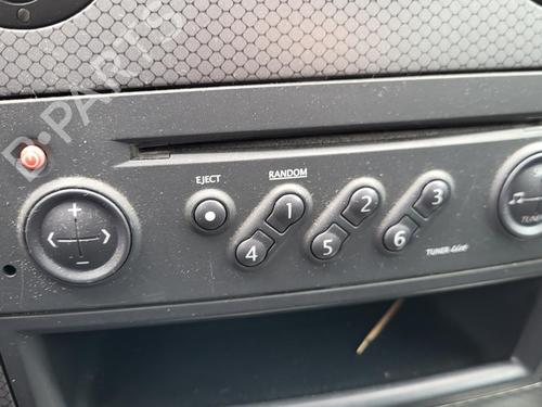 Used Radio RENAULT MEGANE II Estate (KM0/1_) 1.9 dCi (KMRG, KM1G, KM0G, KM2C) (120 hp) 27013826