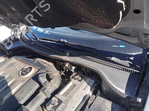 Used Front windshield wiper arm VW GOLF V (1K1) 1.9 TDI (105 hp) 26989395
