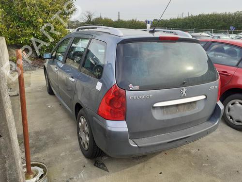 Fuse box PEUGEOT 307 Break (3E) 1.6 HDi 110 | BP26998818E1 