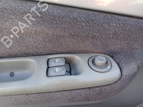 Interrupteur de vitre avant gauche RENAULT TWINGO I (C06_) 1.2 (C066, C068) | BP29747179I27 