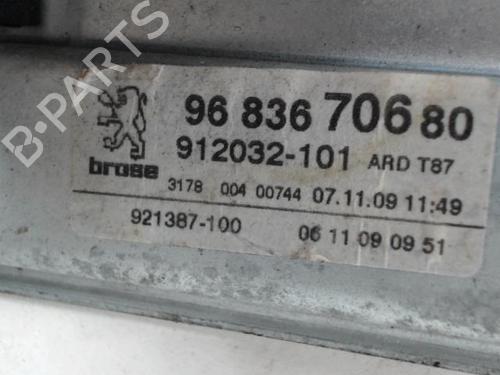 Used Rear right window mechanism Rear right window mechanism PEUGEOT 5008 (0U_, 0E_) 1.6 HDi (110 hp) 26993264 26993264