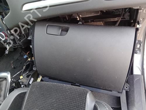 Handskerum RENAULT MEGANE IV Hatchback (B9A/M/N_) 1.2 TCe 130 (B9MR) (130 hp) 32745975