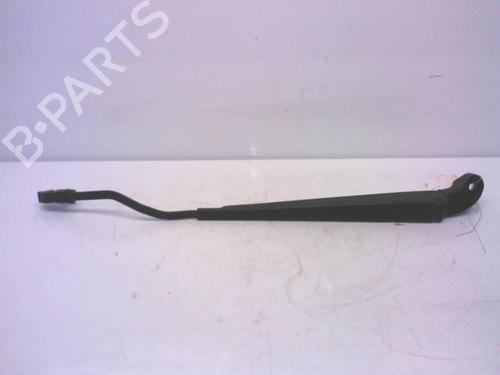 Used Front windshield wiper arm CITROËN XSARA (N1) 1.9 D (70 hp) 27005193