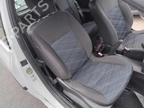 Used Right front seat RENAULT CLIO III (BR0/1, CR0/1) 1.5 dCi (BR17, CR17) (86 hp) 28169251