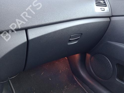 Used Glove box RENAULT LAGUNA III Grandtour (KT0/1) 2.0 dCi (KT01, KT08, KT09, KT0K, KT12, KT1D, KT1W) (150 hp) 31817794