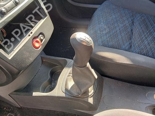Used Gear lever Gear lever RENAULT CLIO III (BR0/1, CR0/1) 1.5 dCi (BR17, CR17) (86 hp) 27012036 27012036