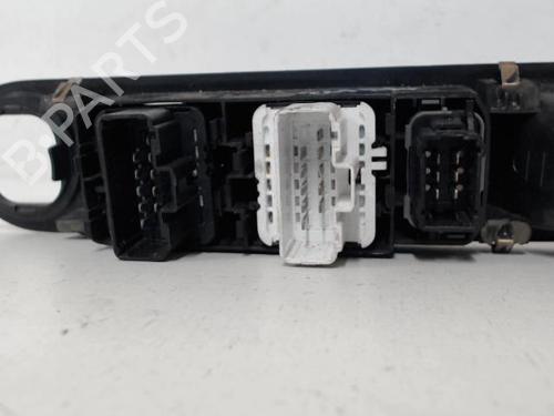 Used Left front window switch Left front window switch RENAULT MEGANE I (BA0/1_) [1995-2004] 28482052 28482052