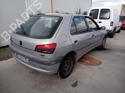 Used Parts PEUGEOT 306 Hatchback (7A, 7C, N3, N5) 1.8 2896178