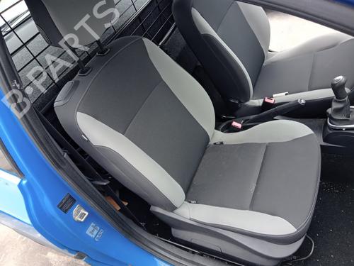 Used Right front seat Right front seat RENAULT CLIO III (BR0/1, CR0/1) 1.5 dCi (C/BR0G, C/BR1G) (68 hp) 33218549 33218549