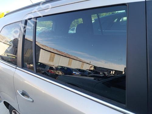 Used Rear right door window Rear right door window 39111227 39111227