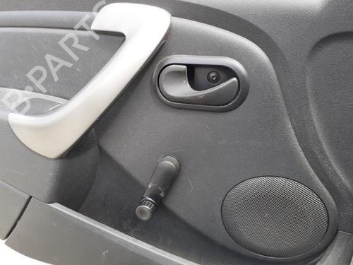 Used Front left exterior door handle DACIA SANDERO 1.4 (BS0C, BS0A, BS0G, BS1F, BS0E) (75 hp) 27010240