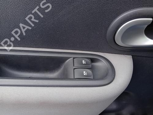 Used Left front window switch Left front window switch RENAULT CLIO III (BR0/1, CR0/1) 1.5 dCi (C/BR0G, C/BR1G) (68 hp) 33218532 33218532