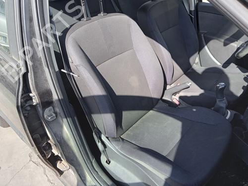 Used Right front seat RENAULT CLIO III (BR0/1, CR0/1) 1.5 dCi (BR17, CR17) (86 hp) 27017571