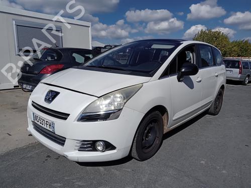 Used Left headlight PEUGEOT 5008 (0U_, 0E_) 1.6 HDi (110 hp) 29285660