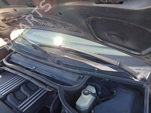 Used Front windshield wiper arm BMW 3 (E46) 318 d (116 hp) 27020761