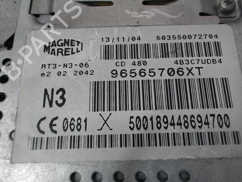 Used Radio Radio CITROËN C4 Coupe (LA_) 2.0 HDi (136 hp) 26984872 26984872