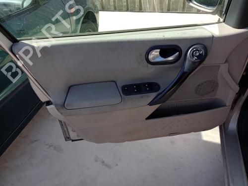 Used Front left interior door handle RENAULT MEGANE II (BM0/1_, CM0/1_) 1.5 dCi (BM1E, CM1E) (106 hp) 27008943