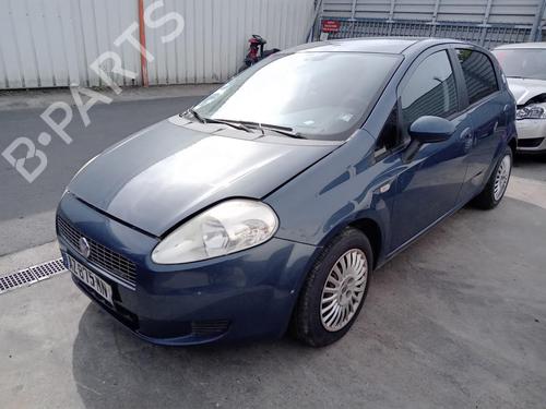 Used Left front door FIAT GRANDE PUNTO (199_) 1.3 D Multijet (75 hp) 27006464