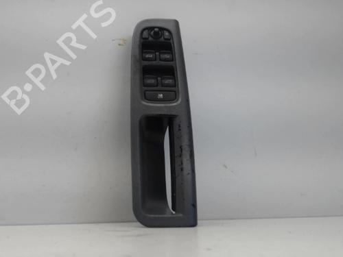Used Left front window switch VOLVO V50 (545) 2.0 D (136 hp) 27004428