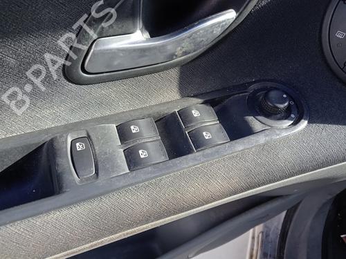 Left front window switch RENAULT ESPACE IV (JK0/1_) 1.9 dCi (JK0U) 8200315044